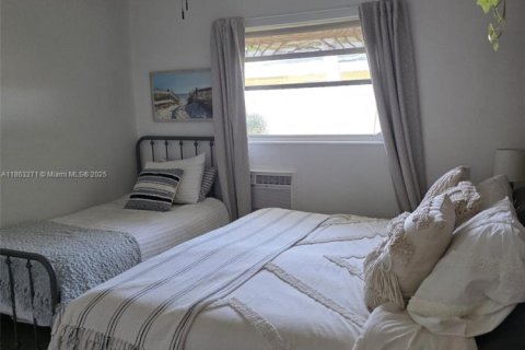Condo in Hollywood, Florida, 1 bedroom  № 1893310 - photo 6