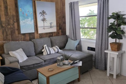 Condo in Hollywood, Florida, 1 bedroom  № 1893310 - photo 27