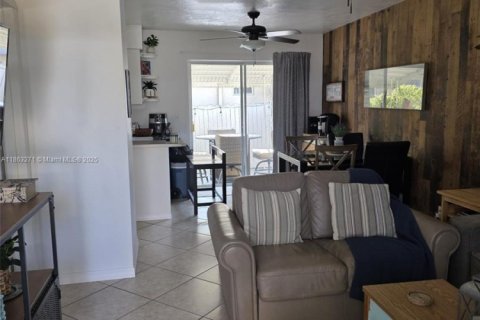 Condo in Hollywood, Florida, 1 bedroom  № 1893310 - photo 28