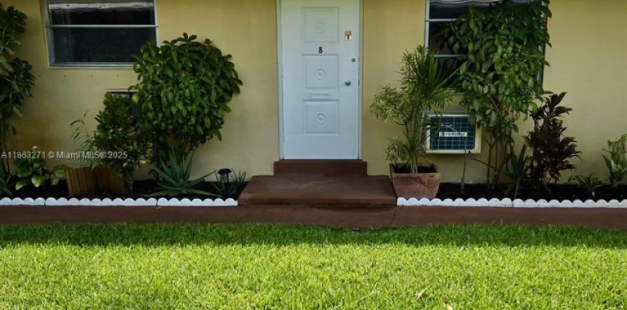 Condo in Hollywood, Florida, 1 bedroom  № 1893310