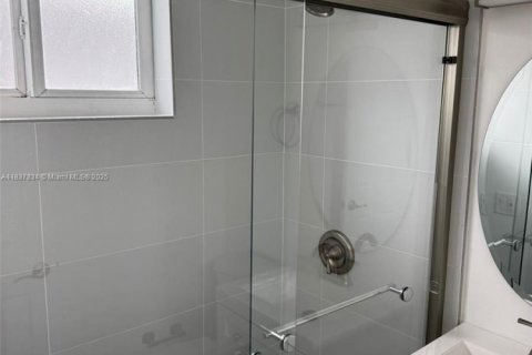 Condo in Miami Beach, Florida, 1 bedroom  № 1823461 - photo 6