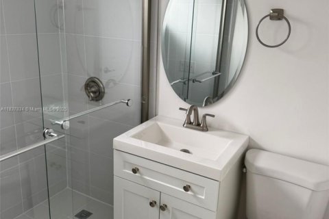 Condo in Miami Beach, Florida, 1 bedroom  № 1823461 - photo 5