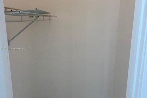 Condo in Miami Beach, Florida, 1 bedroom  № 1823461 - photo 8
