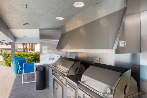 Condo in Pembroke Pines, Florida, 1 bedroom  № 1963714 - photo 6