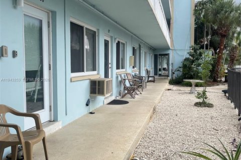 Condominio en alquiler en Hallandale Beach, Florida, 2 dormitorios, 80.82 m2 № 2001435 - foto 21