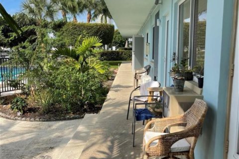 Condominio en alquiler en Hallandale Beach, Florida, 2 dormitorios, 80.82 m2 № 2001435 - foto 26