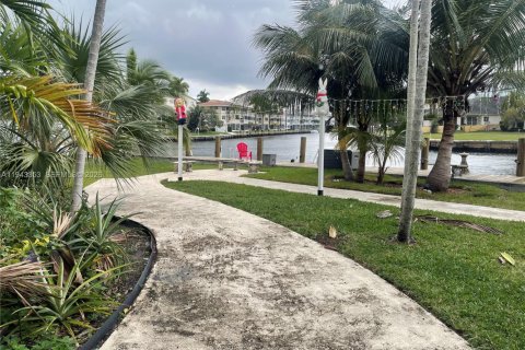 Condominio en alquiler en Hallandale Beach, Florida, 2 dormitorios, 80.82 m2 № 2001435 - foto 23