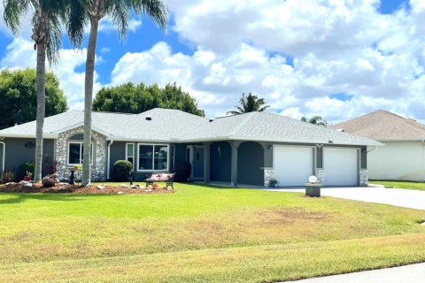 Casa en venta en Jensen Beach, Florida, 3 dormitorios, 175.21 m2 № 1162079 - foto 1