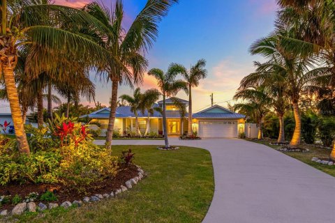 Villa ou maison à vendre à Nokomis, Floride: 5 chambres, 387.03 m2 № 2093254 - photo 2