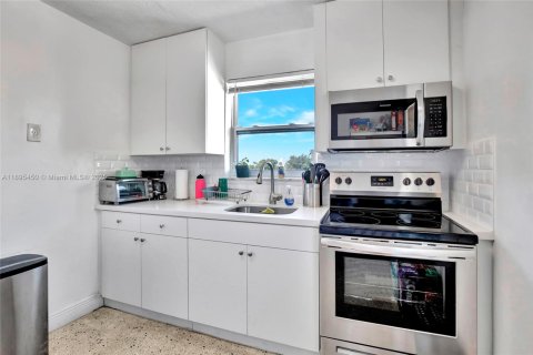 Apartment in Miami, Florida 2 bedrooms, 72.46 sq.m. № 2081468 - photo 9