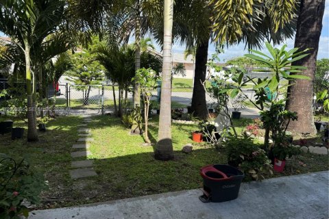 Villa ou maison à vendre à Homestead, Floride: 4 chambres, 204.2 m2 № 2145694 - photo 27