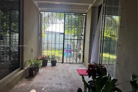 Villa ou maison à vendre à Homestead, Floride: 4 chambres, 204.2 m2 № 2145694 - photo 25