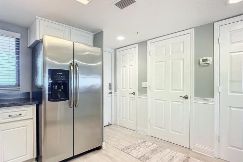 Condo in New Smyrna Beach, Florida, 2 bedrooms  № 1422486 - photo 9
