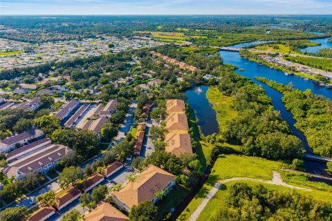 Condo in Bradenton, Florida, 2 bedrooms  № 1905822 - photo 10