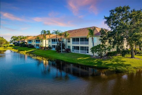 Condo in Bradenton, Florida, 2 bedrooms  № 1905822 - photo 14
