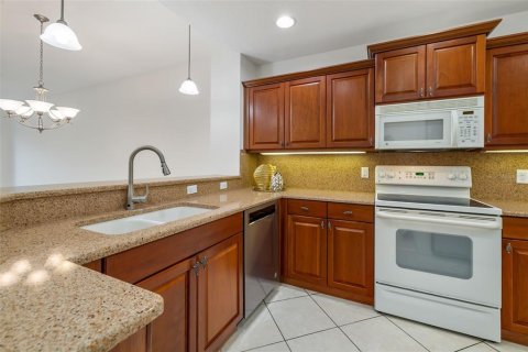 Condo in Bradenton, Florida, 2 bedrooms  № 1905822 - photo 30