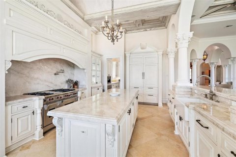House in Stuart, Florida 6 bedrooms, 983.37 sq.m. № 1900704 - photo 13