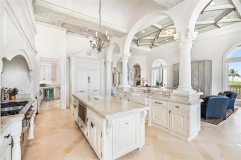 House in Stuart, Florida 6 bedrooms, 983.37 sq.m. № 1900704 - photo 14