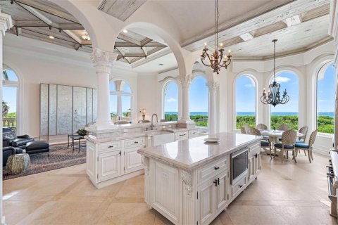 House in Stuart, Florida 6 bedrooms, 983.37 sq.m. № 1900704 - photo 11