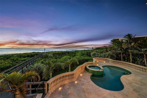House in Stuart, Florida 6 bedrooms, 983.37 sq.m. № 1900704 - photo 5