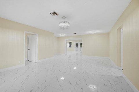 Villa ou maison à vendre à Lake Worth, Floride: 3 chambres, 156.26 m2 № 2387904 - photo 7