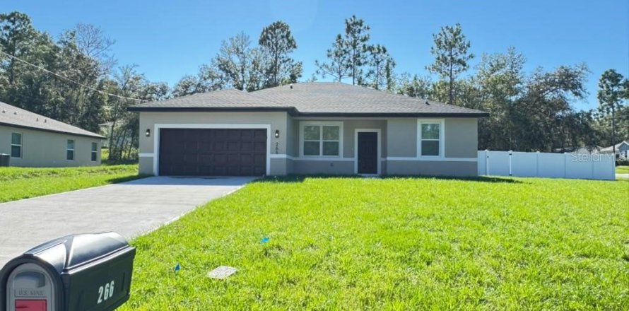 Villa ou maison à Citrus Springs, Floride 4 chambres, 158.68 m2 № 2413828