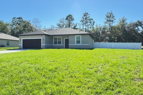 Villa ou maison à louer à Citrus Springs, Floride: 4 chambres, 158.68 m2 № 2413828 - photo 2
