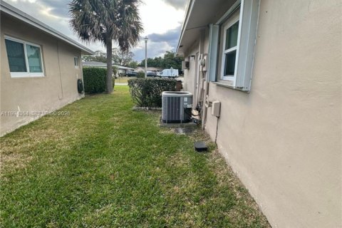 Casa en venta en Deerfield Beach, Florida, 2 dormitorios, 154.96 m2 № 2055889 - foto 21