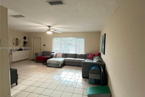 Casa en venta en Deerfield Beach, Florida, 2 dormitorios, 154.96 m2 № 2055889 - foto 3