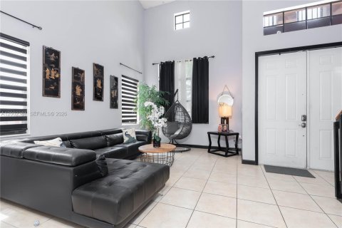 House in Homestead, Florida 5 bedrooms, 253.81 sq.m. № 2068512 - photo 4