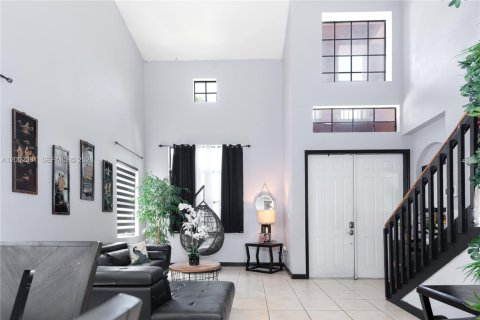 House in Homestead, Florida 5 bedrooms, 253.81 sq.m. № 2068512 - photo 3