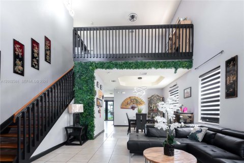 House in Homestead, Florida 5 bedrooms, 253.81 sq.m. № 2068512 - photo 2