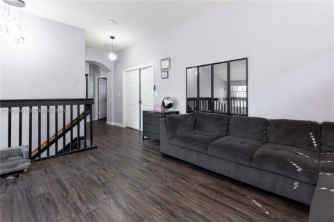 House in Homestead, Florida 5 bedrooms, 253.81 sq.m. № 2068512 - photo 21