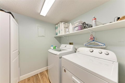 Condo in Bradenton, Florida, 2 bedrooms  № 1717056 - photo 28