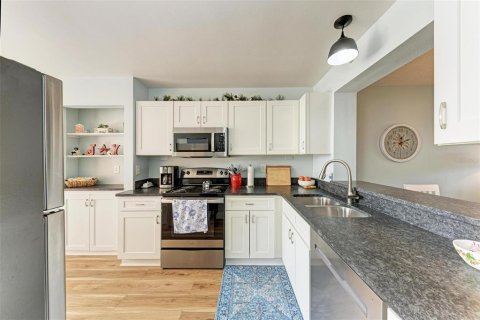 Condo in Bradenton, Florida, 2 bedrooms  № 1717056 - photo 9