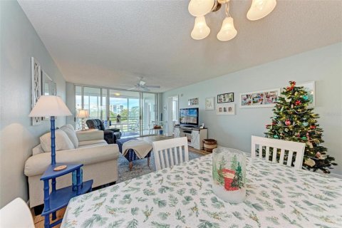 Condo in Bradenton, Florida, 2 bedrooms  № 1717056 - photo 17
