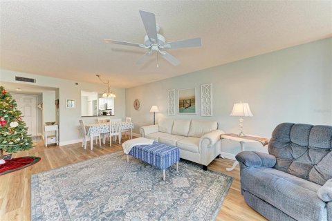 Condo in Bradenton, Florida, 2 bedrooms  № 1717056 - photo 8