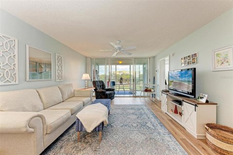 Condo in Bradenton, Florida, 2 bedrooms  № 1717056 - photo 11