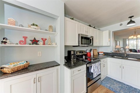 Condo in Bradenton, Florida, 2 bedrooms  № 1717056 - photo 10