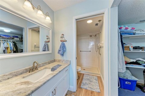 Condo in Bradenton, Florida, 2 bedrooms  № 1717056 - photo 26