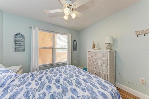 Condo in Bradenton, Florida, 2 bedrooms  № 1717056 - photo 19