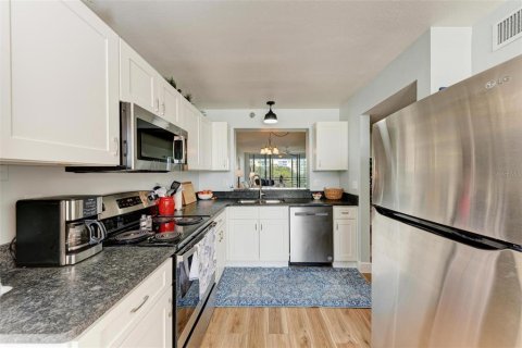 Condo in Bradenton, Florida, 2 bedrooms  № 1717056 - photo 14