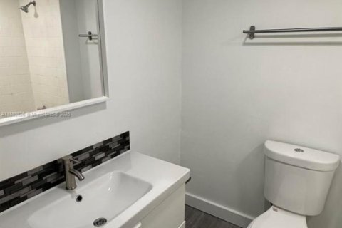 Copropriété à louer à Doral, Floride: 2 chambres, 98.48 m2 № 1946841 - photo 11