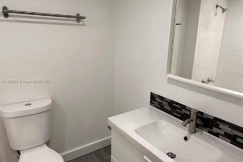 Copropriété à louer à Doral, Floride: 2 chambres, 98.48 m2 № 1946841 - photo 12