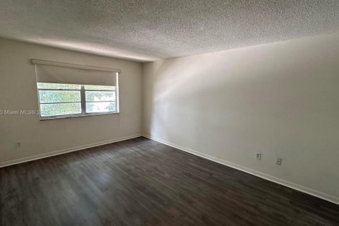 Copropriété à louer à Doral, Floride: 2 chambres, 98.48 m2 № 1946841 - photo 7