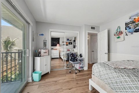 Condo in Indialantic, Florida, 1 bedroom № 2195801 - photo 14