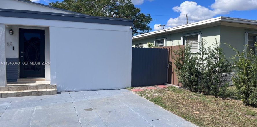 Immobilier commercial à Miami, Floride 46.45 m2 № 1999303