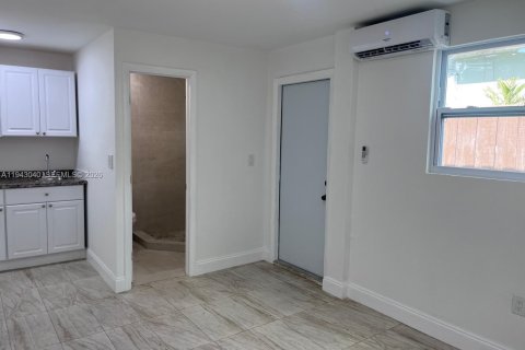Immobilier commercial à louer à Miami, Floride: 46.45 m2 № 1999303 - photo 3