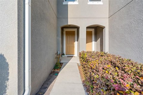 Touwnhouse à louer à Tampa, Floride: 3 chambres, 182.18 m2 № 2092293 - photo 3