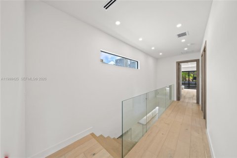 Villa ou maison à vendre à Miami, Floride: 5 chambres, 331.38 m2 № 2051038 - photo 21